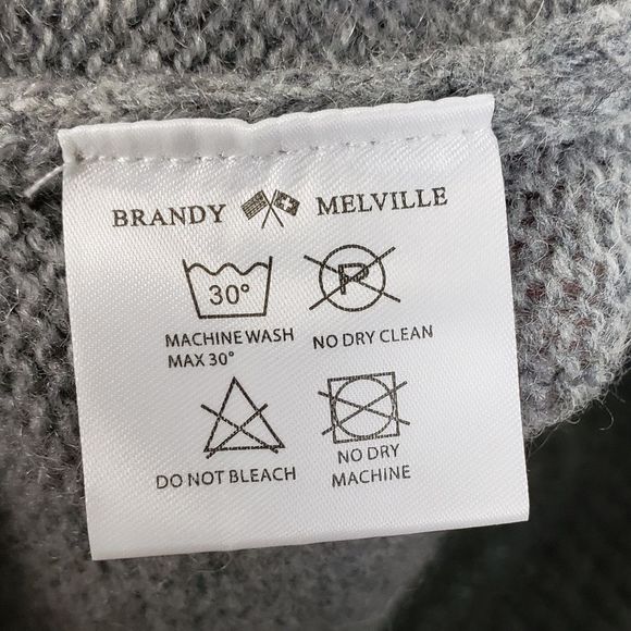 Brandy Melville Marlene Mock Neck Pullover Sweater - Picture 7 of 8